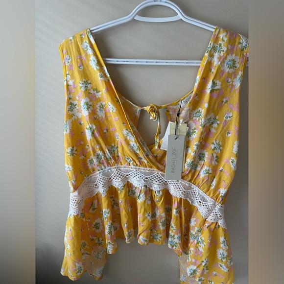 Women’s summer top! - Picture 2 of 2